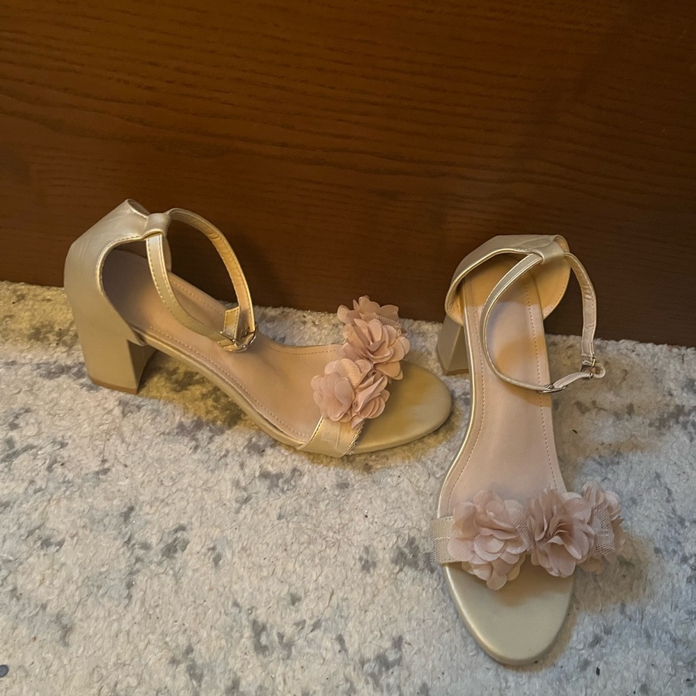 Beige/Gold Heels